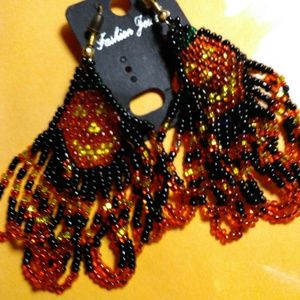 Halloween Earrings 😍 seed beed size 3" to 4"